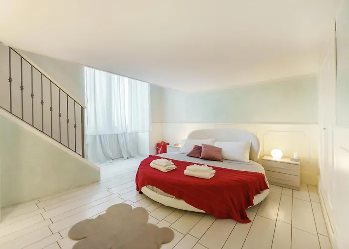 Art-Filled, Luxury Finished 2Br Escape In Vomero