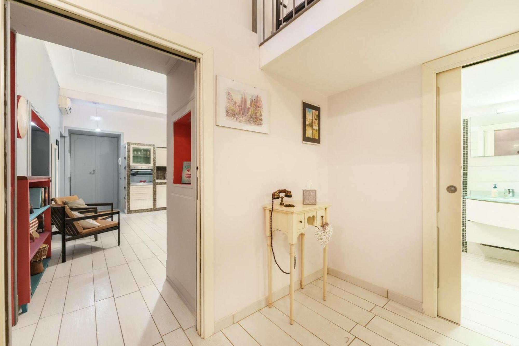 Art-filled, Luxury Finished 2br Escape In Vomero Appartamento *