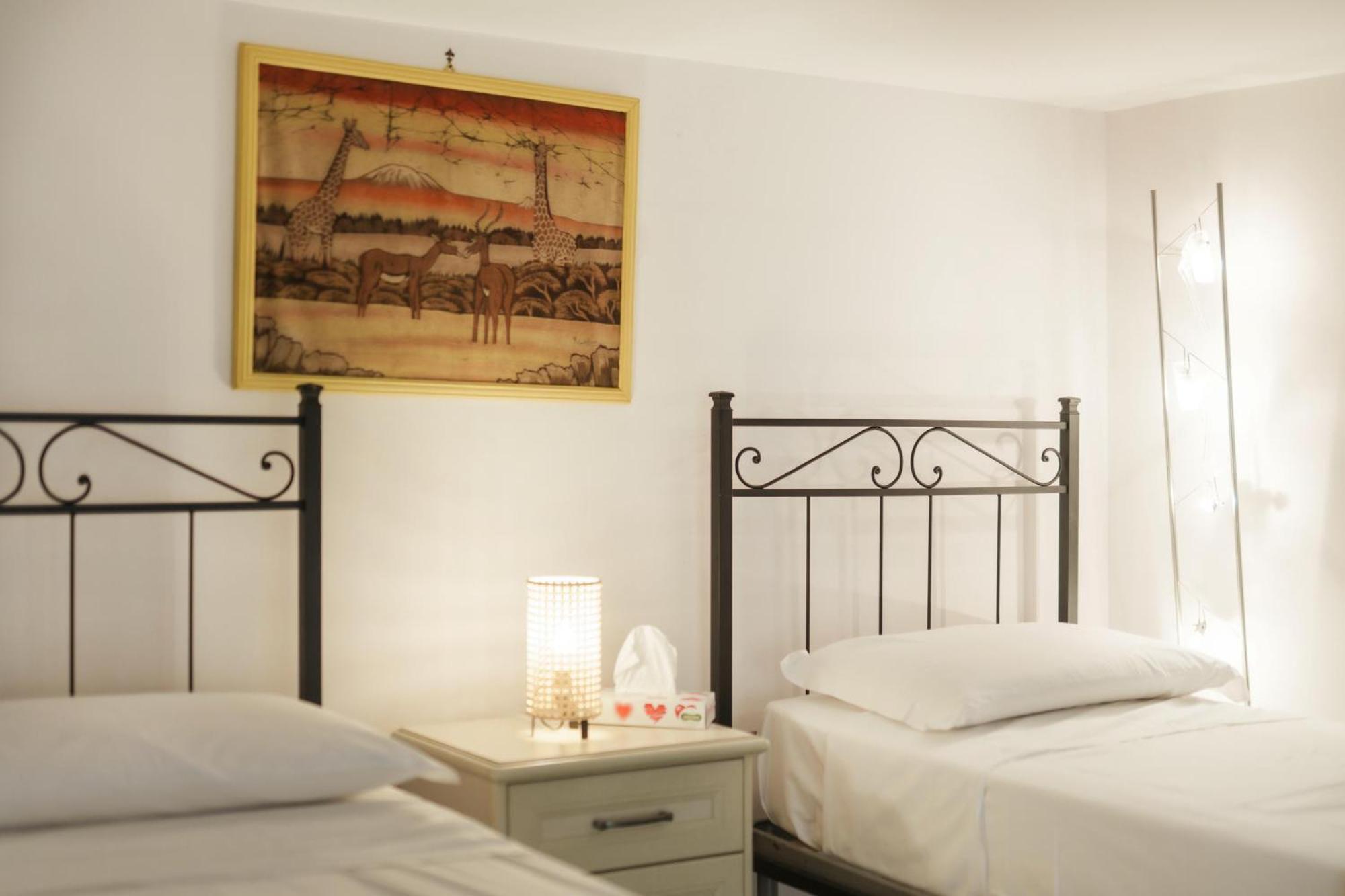Art-filled, Luxury Finished 2br Escape In Vomero Appartamento Napoli